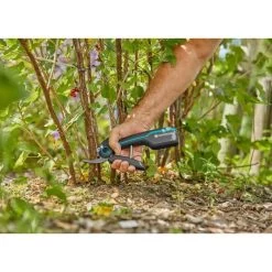 GARDENA Akku-unterstützte Gartenschere AssistCut 15 GARDENA Akku-unterstützte Gartenschere AssistCut -Gartenwerkzeuge Geschäft GARDENA Akku unterst tzte Gartenschere AssistCut@@1806140 5